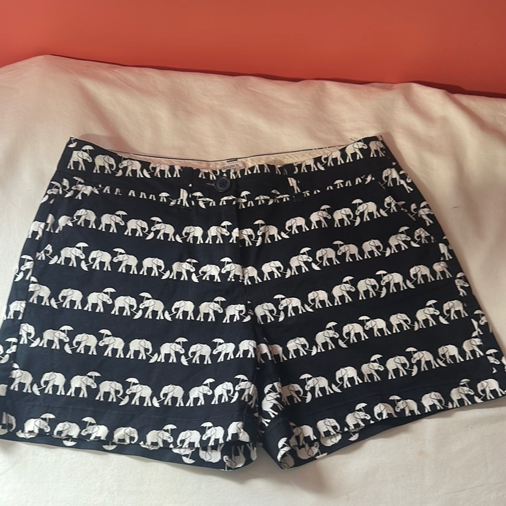 Crown & ivy navy blue and white elephant shorts size 4